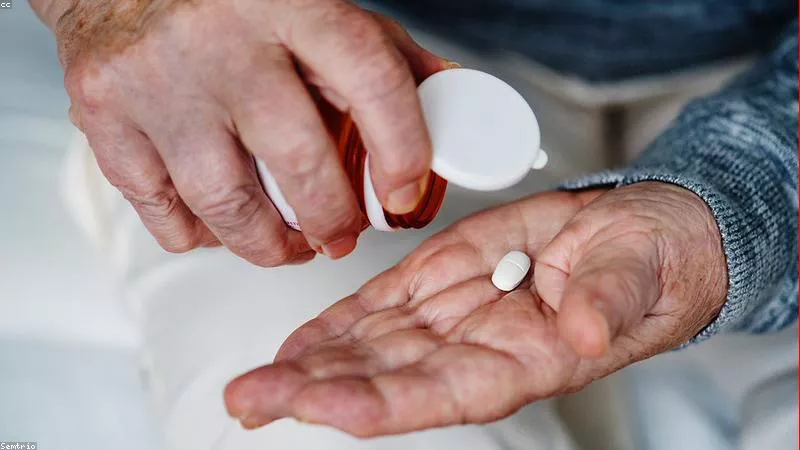 Hướng dẫn ngưng sử dụng Prednisolone đúng cách để tránh suy tuyến thượng thận