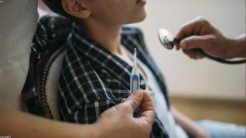 Tăng cân và phù mặt do tác dụng phụ của Prednisolone